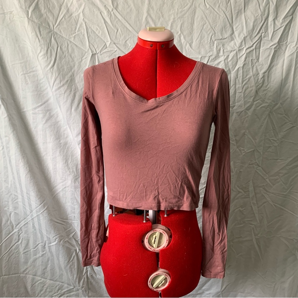 Scoop Neck Crop